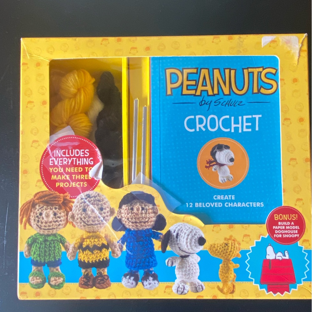 Peanuts by Schulz Crochet Set
